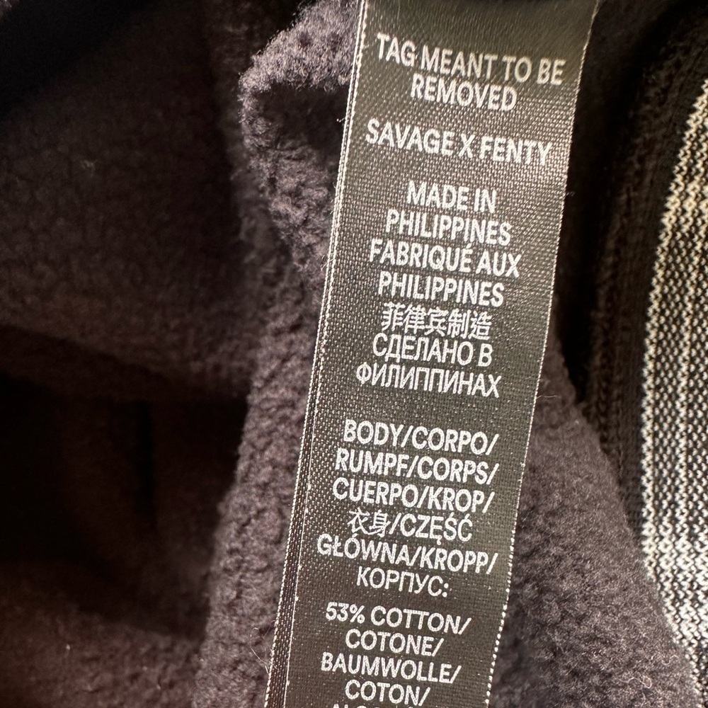 Savage X Fenty ESSENTIAL SCOPE LOGO-TRIM SWEATSHIRT - Picture 15 of 16